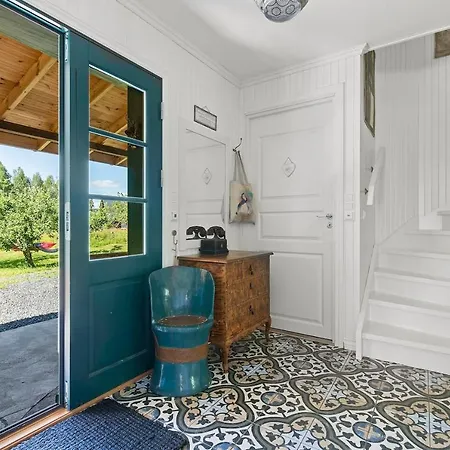 Romantic With Idyllic Garden Holiday home Vasjo