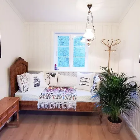 Romantic With Idyllic Garden Holiday home *