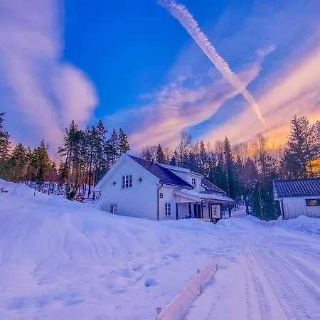 Romantic With Idyllic Garden Holiday home
