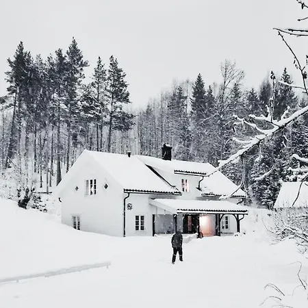 Romantic With Idyllic Garden Holiday home *