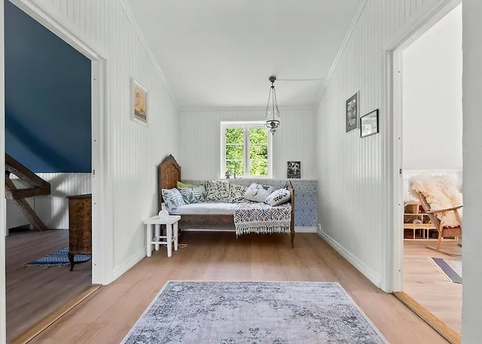 Romantic With Idyllic Garden Holiday home