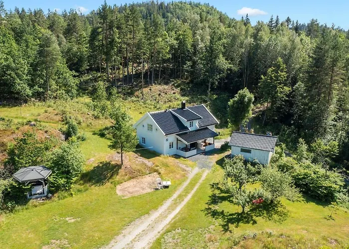 Holiday home Romantic With Idyllic Garden Vasjo